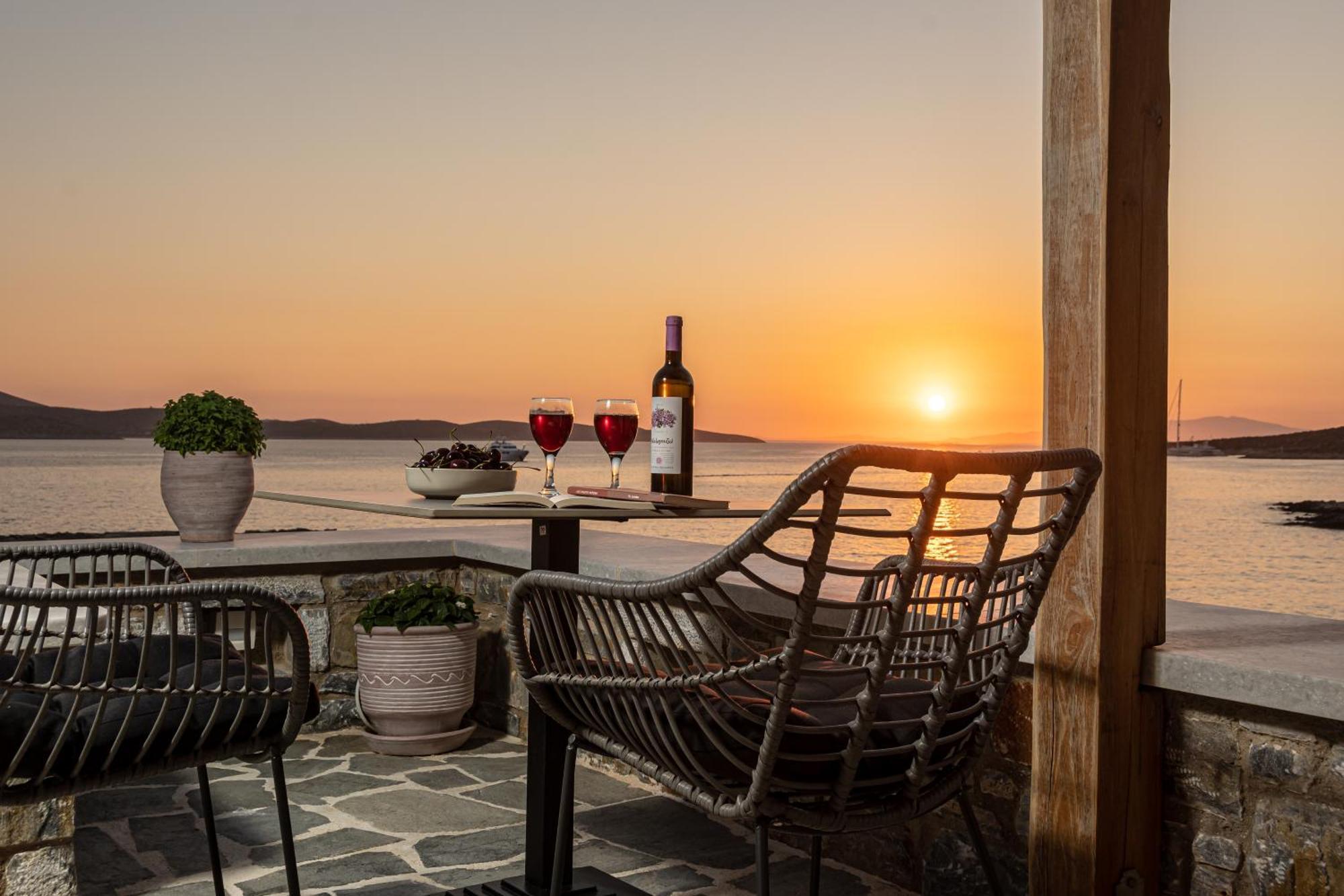 Porto Dema Luxury Suites Σχοινούσα Εξωτερικό φωτογραφία